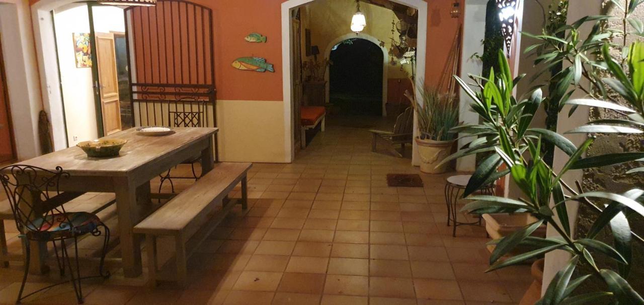 Le Mas Des Oliviers Puget-Ville Bagian luar foto