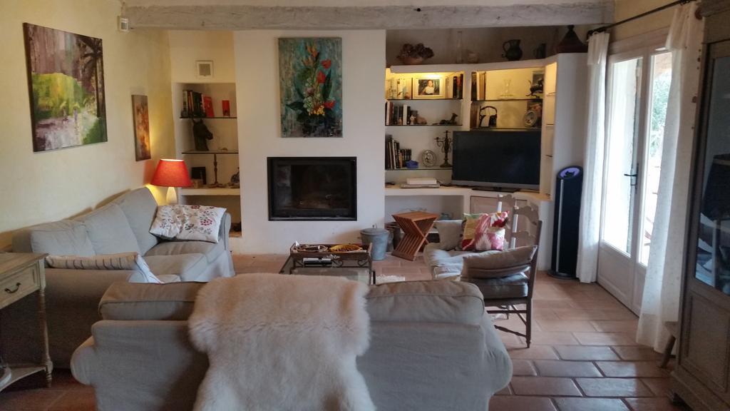 Le Mas Des Oliviers Puget-Ville Bagian luar foto