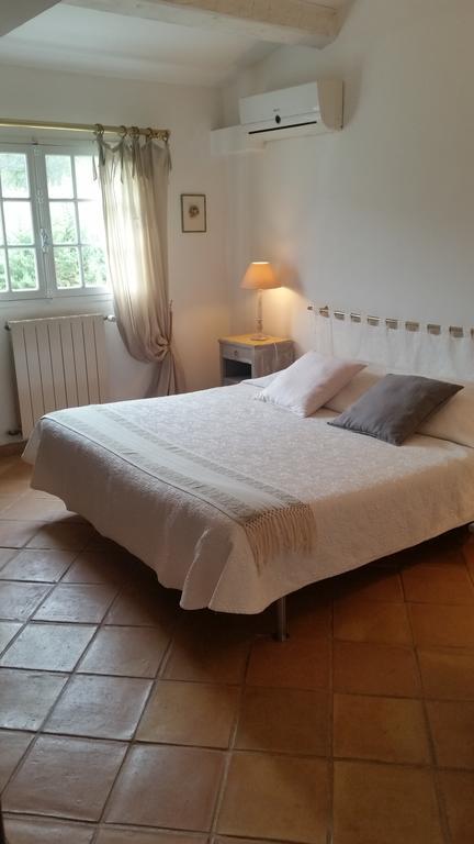 Le Mas Des Oliviers Puget-Ville Bagian luar foto