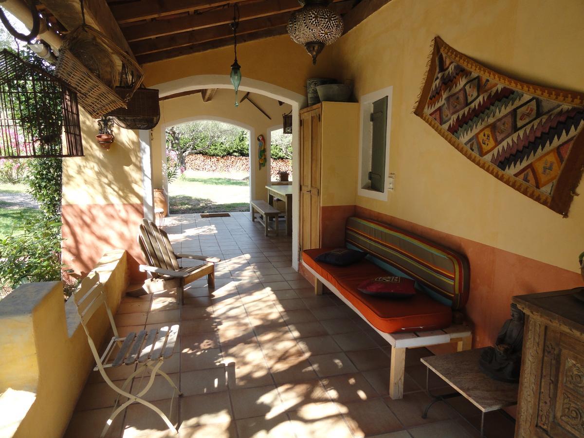 Le Mas Des Oliviers Puget-Ville Bagian luar foto